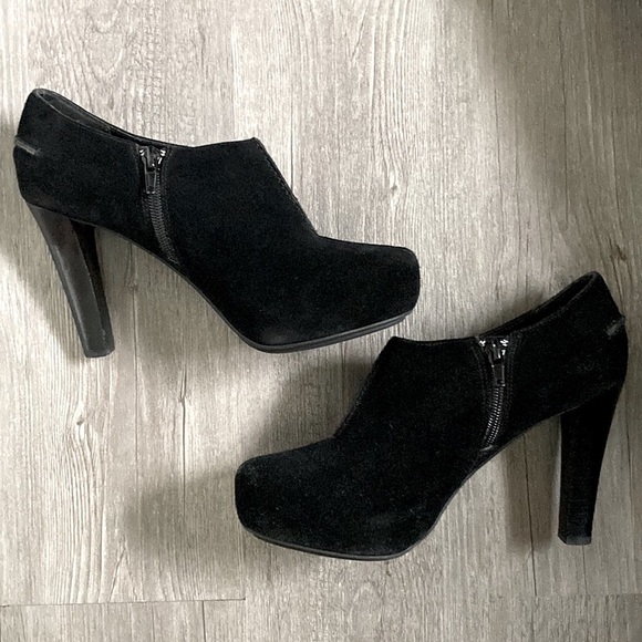 Me Too Women’s Suede Leather Ankle Zip Platform Heel Booties - Picture 11 of 16